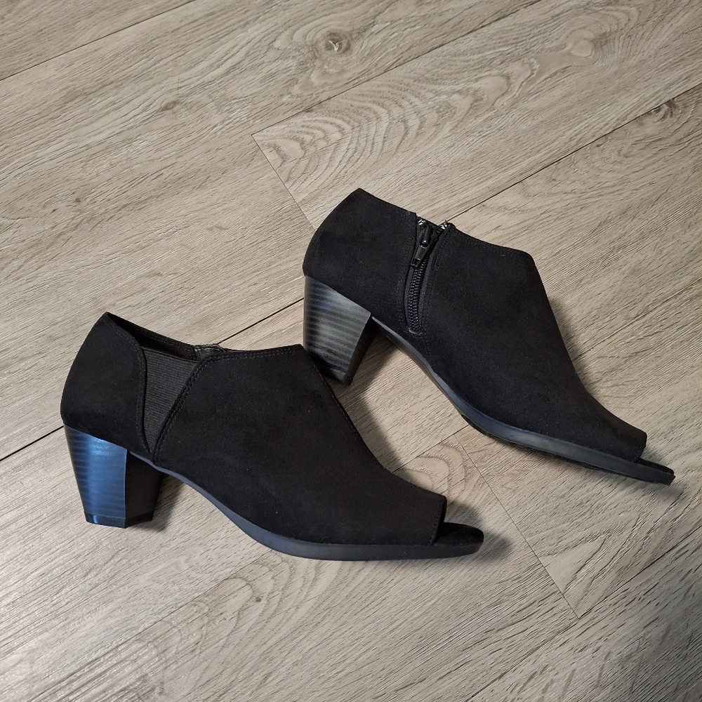 Abella Black Suede Open Toe Shoes Sz 7